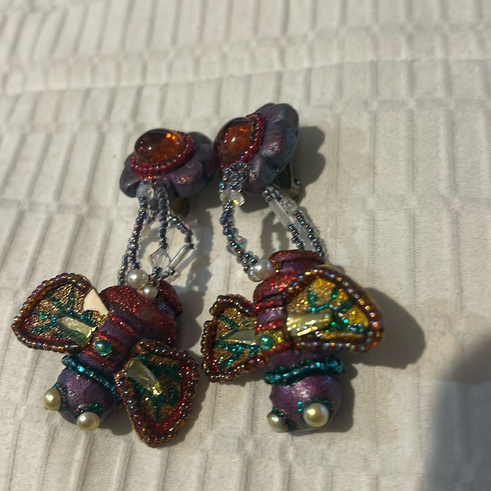 Beaded bumblebee earrings
